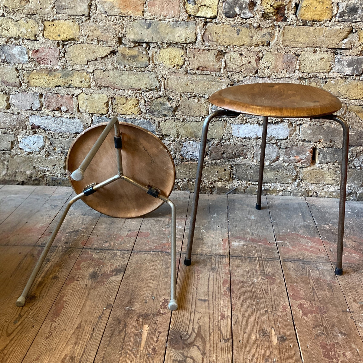 Fritz Hansen 3170 Dot Stool