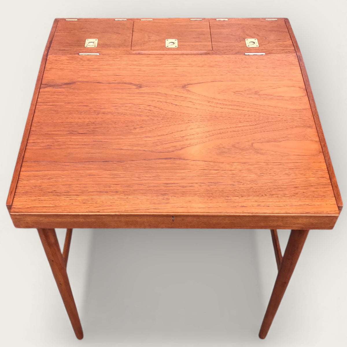 Model NV-40 Desk By Finn Juhl
