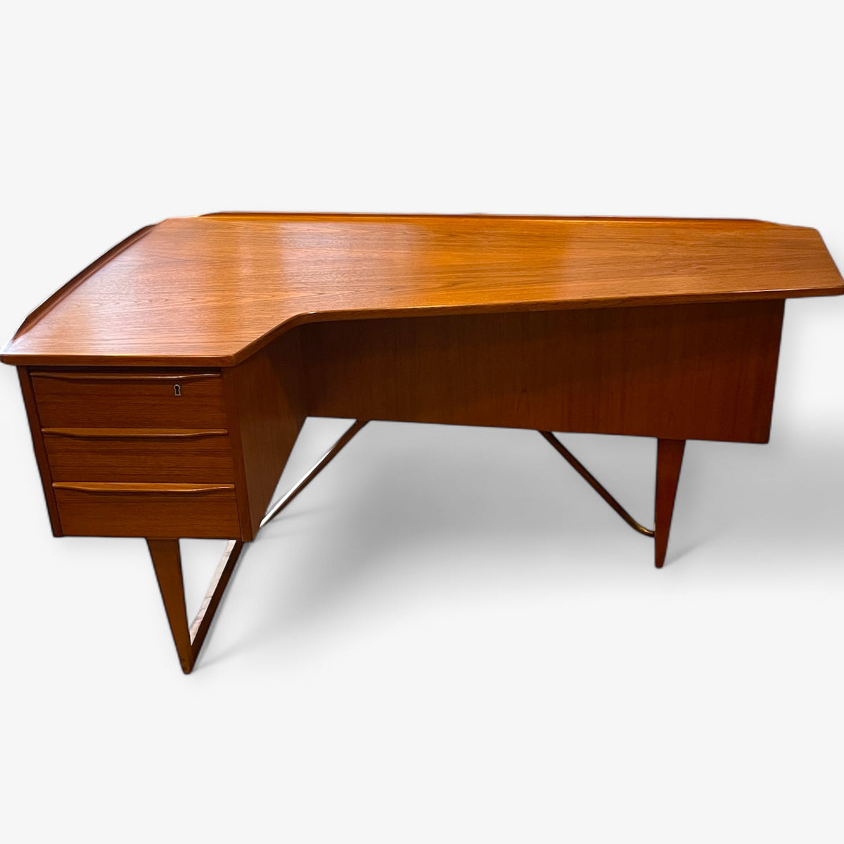 Peter Løvig Nielsen Boomerang Desk