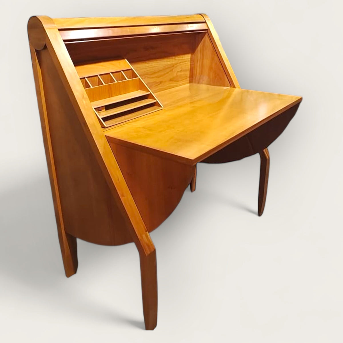Pedro Miralles Claver Desk