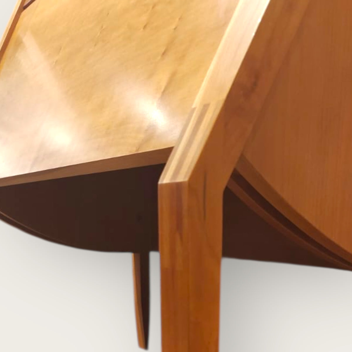 Pedro Miralles Claver Desk