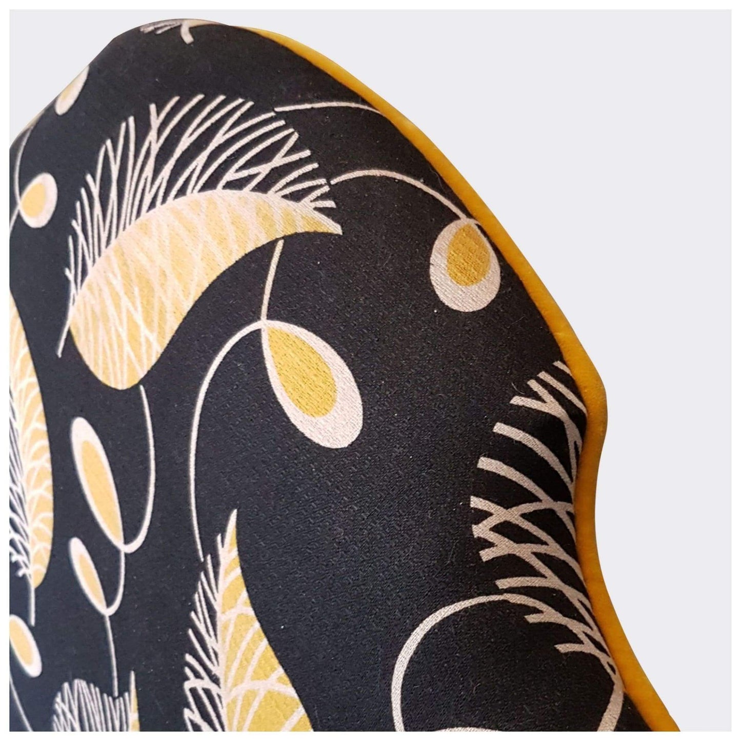 Furniture - Queen Anne Armchair In Vintage 1930s Fabric