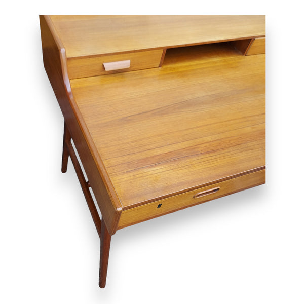 Vintage Midcentury Model 64 Writing Desk