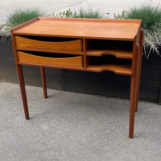 Arne Vodder Side Table