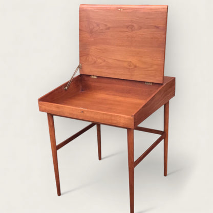 Model NV-40 Desk By Finn Juhl