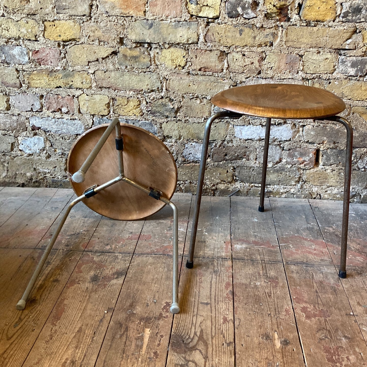 Fritz Hansen 3170 Dot Stool