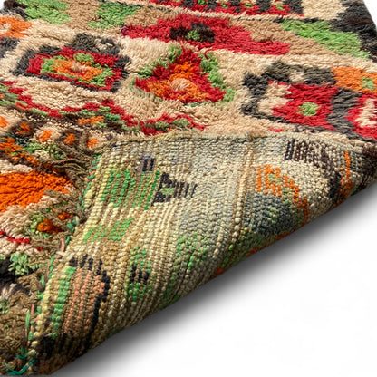 Ait Bou Ichaouen vintage rug