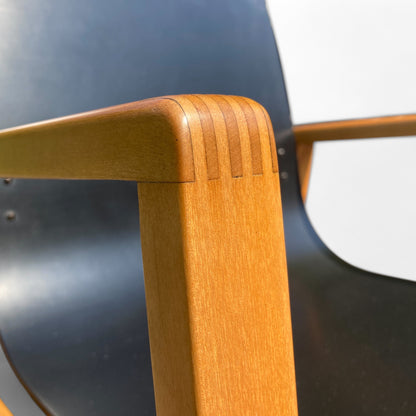 Alvar Aalto Hallway Chair