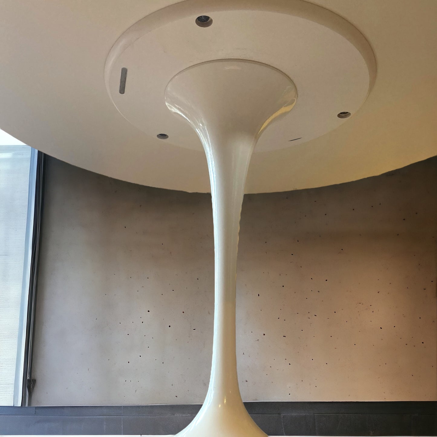 Eero Saarinen Tulip Table