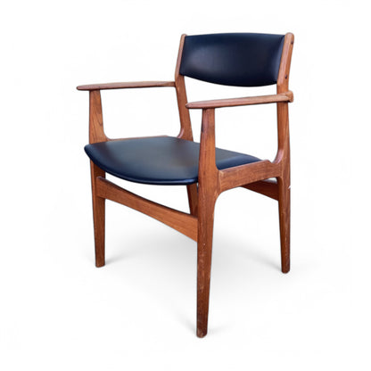 Erik Jorgensen Carver Chair