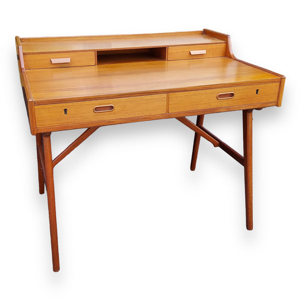 Vintage Midcentury Model 64 Writing Desk