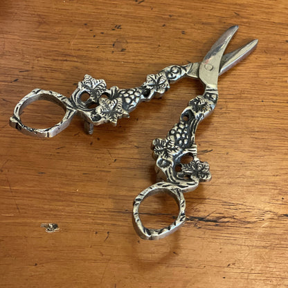 Vintage Grape Scissors