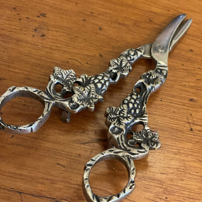 Vintage Grape Scissors
