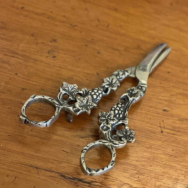 Vintage Grape Scissors