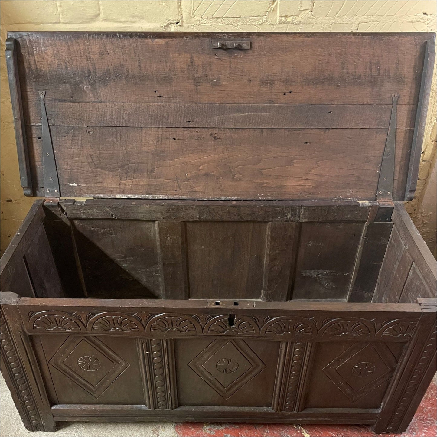 C17th Oak Coffer - Furniture