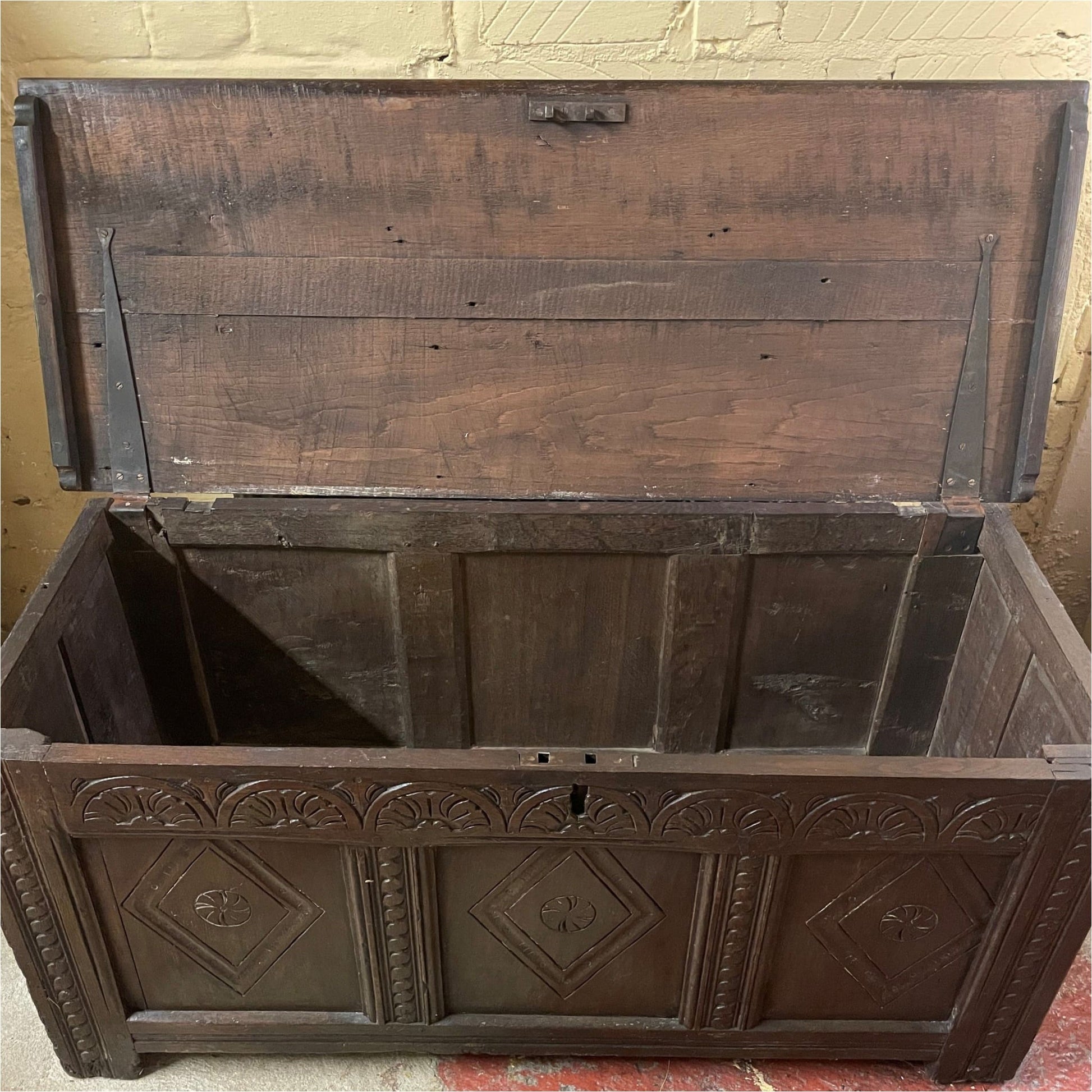 C17th Oak Coffer - Furniture