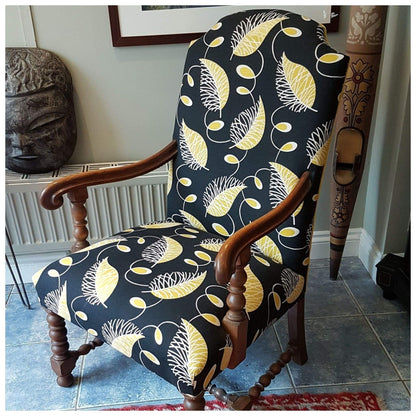 Furniture - Queen Anne Armchair In Vintage 1930s Fabric