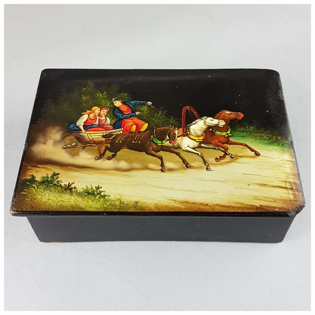Miscellaneous - Russian Box, Two Maidens On A Troika Ride